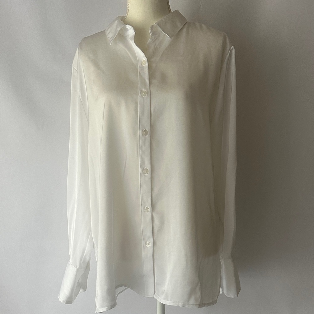 Universal Thread White Blouse